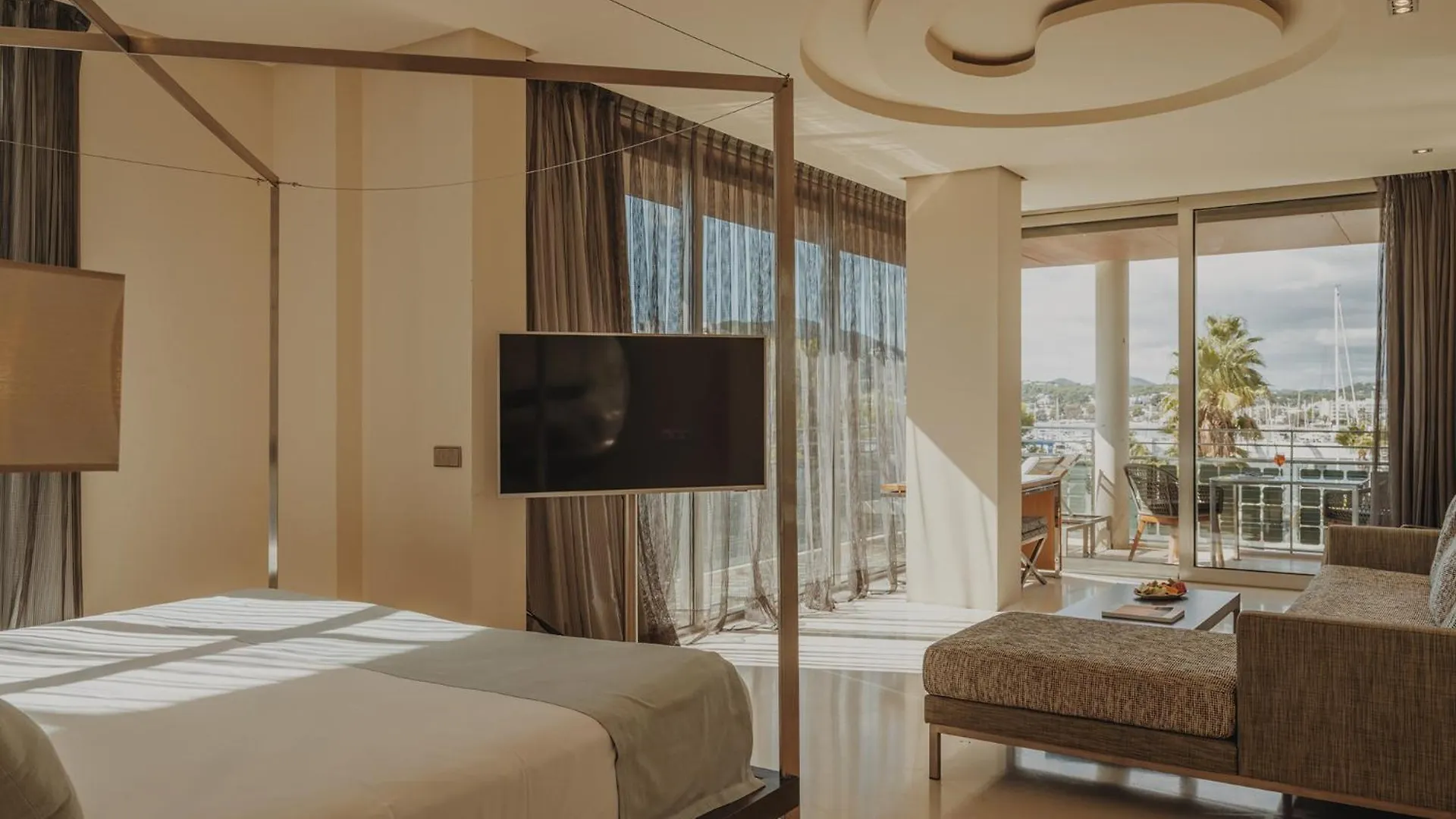 Aguas De Ibiza Grand Luxe Hotel - Small Luxury Hotel Of The World Santa Eulária des Riu 5*,