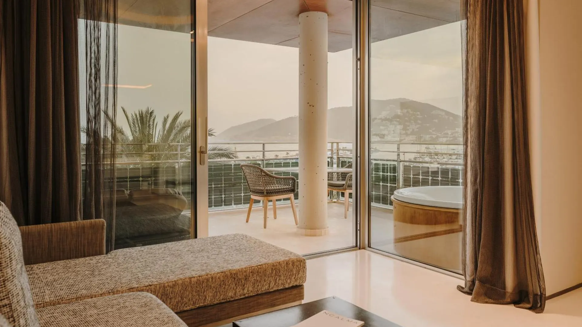 Aguas De Ibiza Grand Luxe Hotel - Small Luxury Hotel Of The World Santa Eulária des Riu 5*,  Espanha